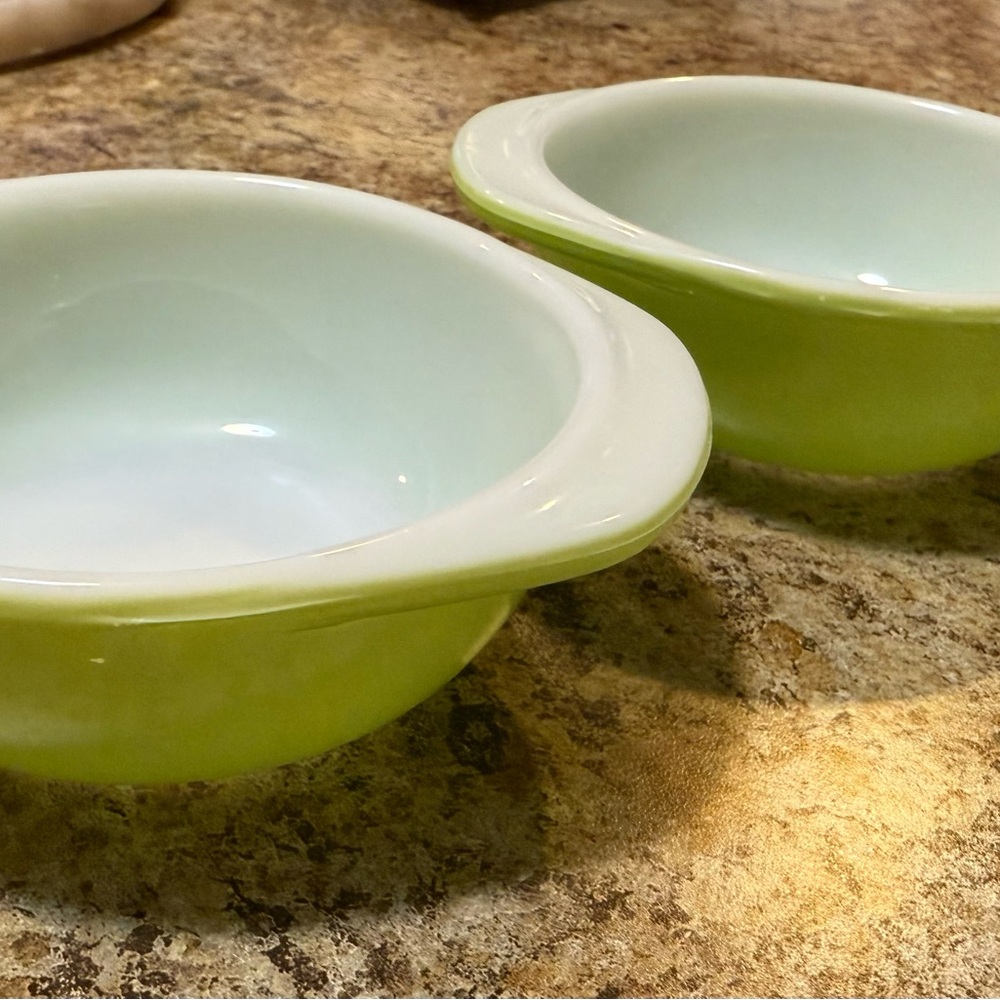 Vintage PYREX Like Green Mini Bowls